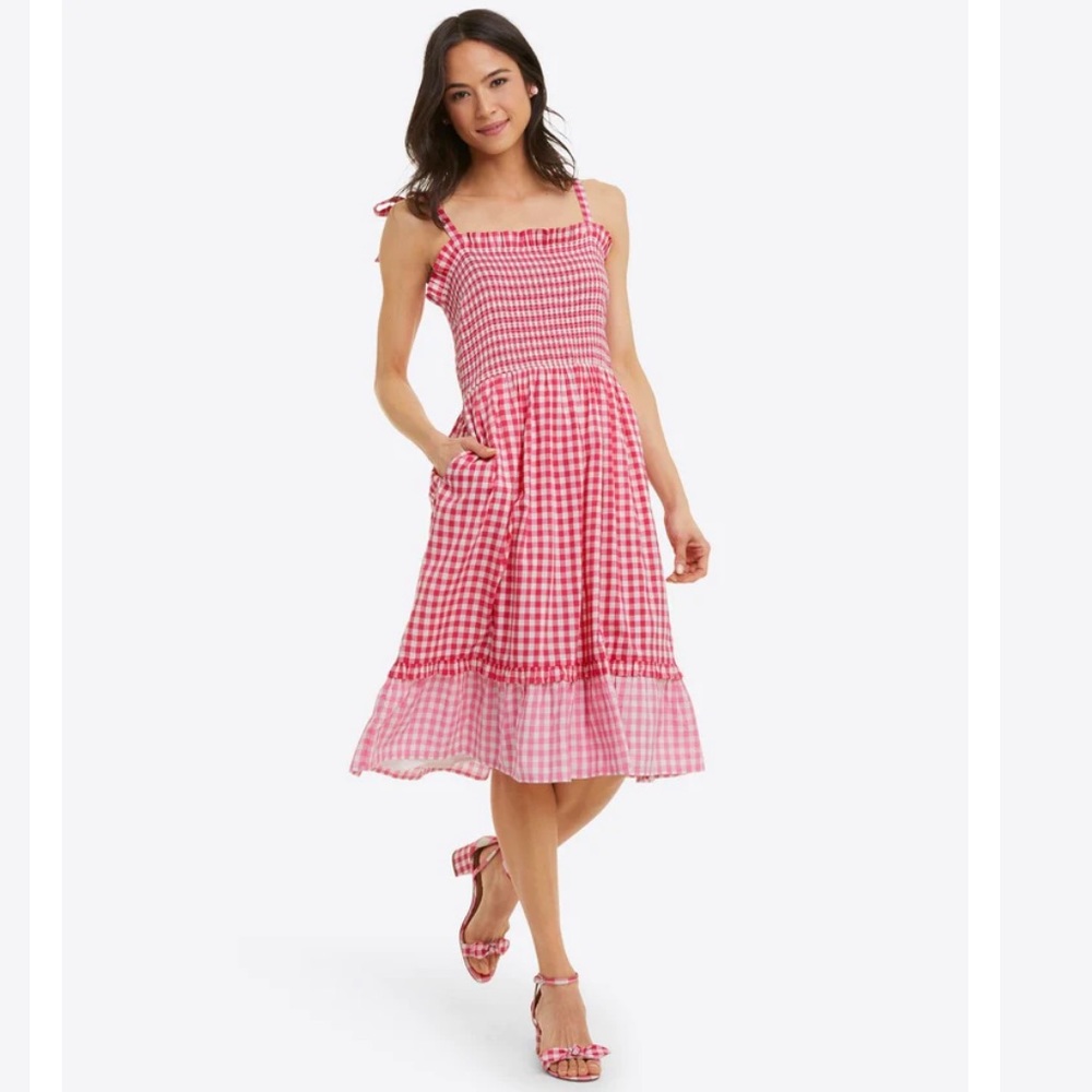 Draper James Taylor Smocked Dress in Pink Gingham. Worn once. Size XS.